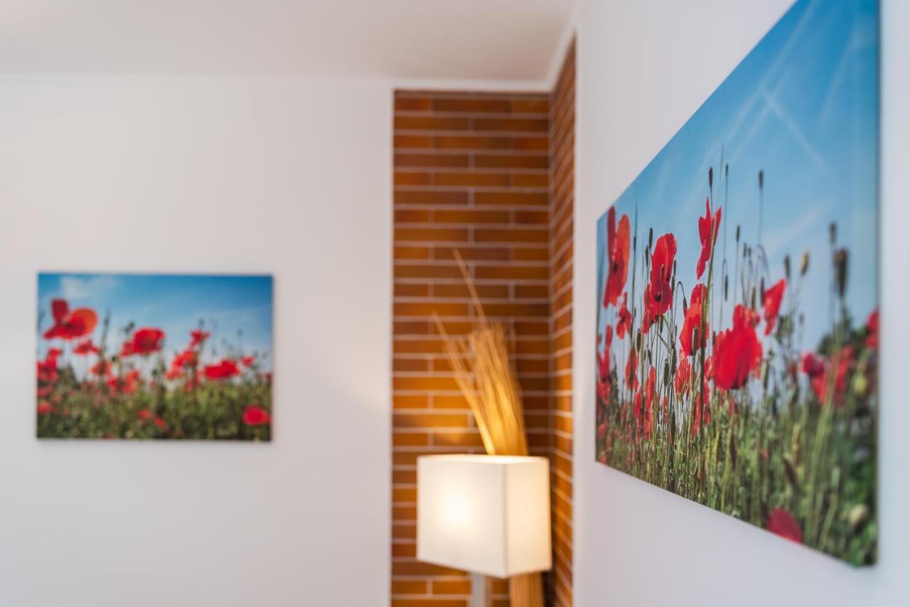 Sara-Lux Apartman Nyarliget Екстер'єр фото