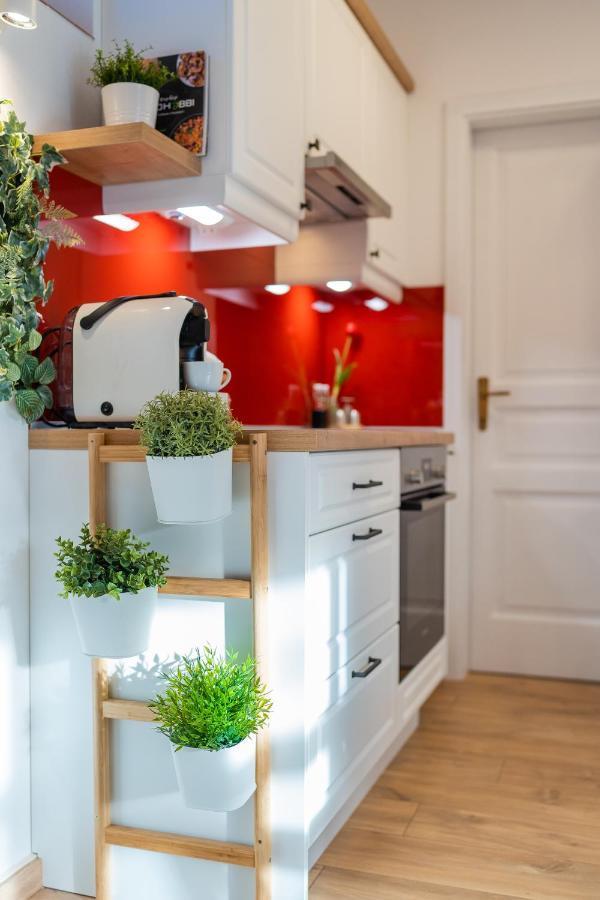 Sara-Lux Apartman Nyarliget Екстер'єр фото