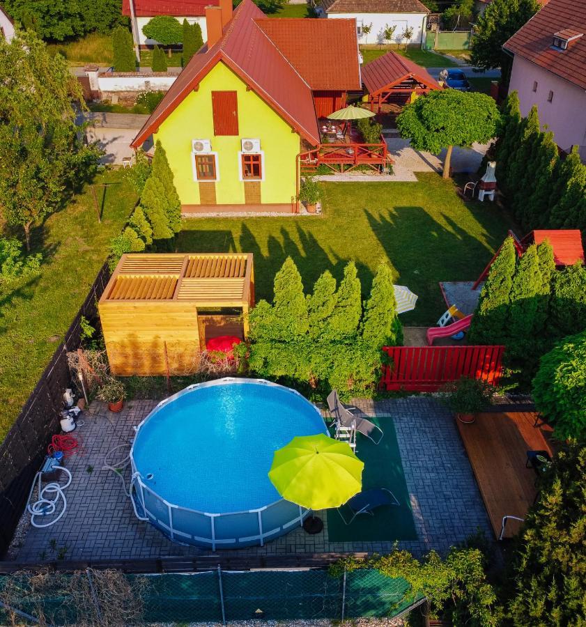 Sara-Lux Apartman Nyarliget Екстер'єр фото