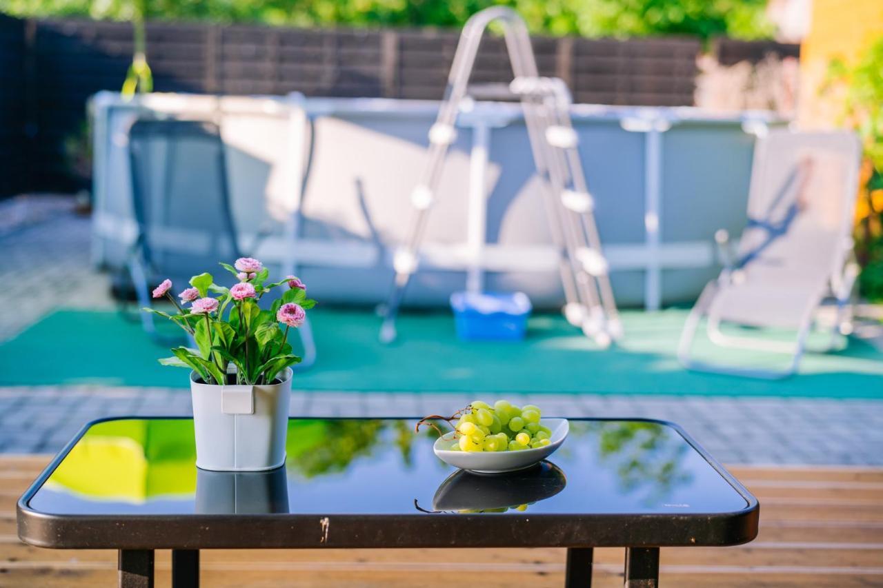 Sara-Lux Apartman Nyarliget Екстер'єр фото