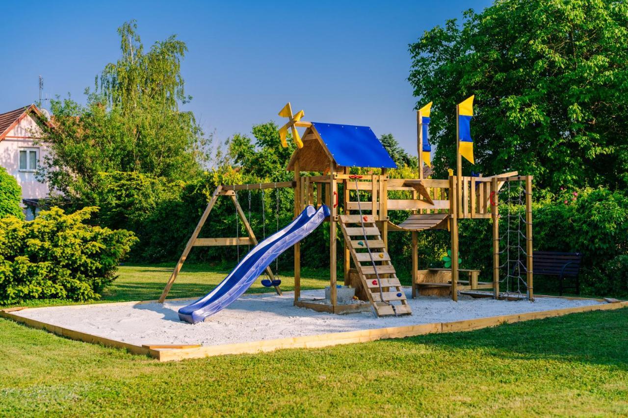 Sara-Lux Apartman Nyarliget Екстер'єр фото