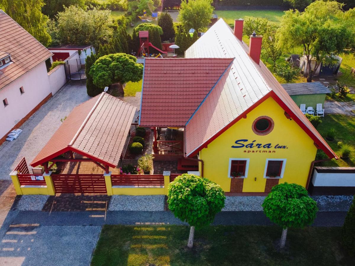 Sara-Lux Apartman Nyarliget Екстер'єр фото