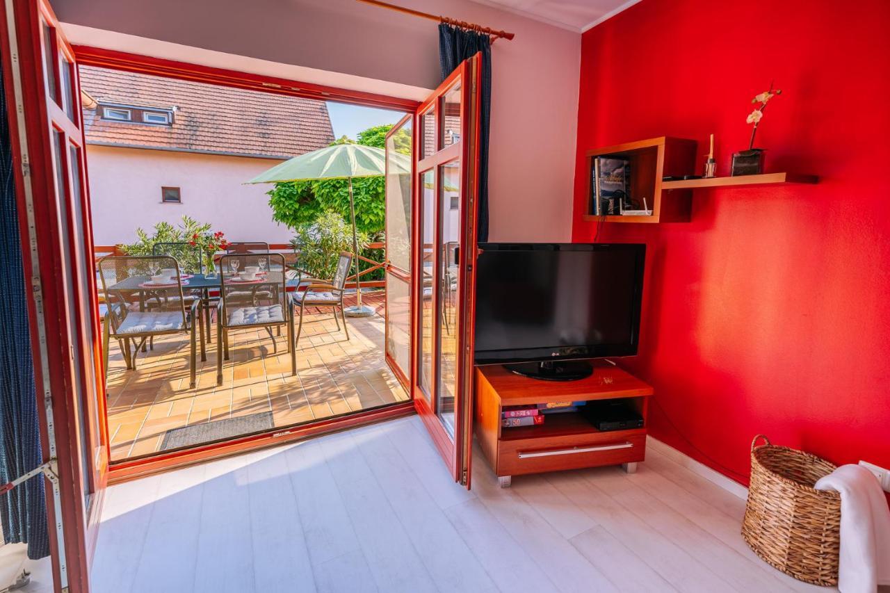 Sara-Lux Apartman Nyarliget Екстер'єр фото