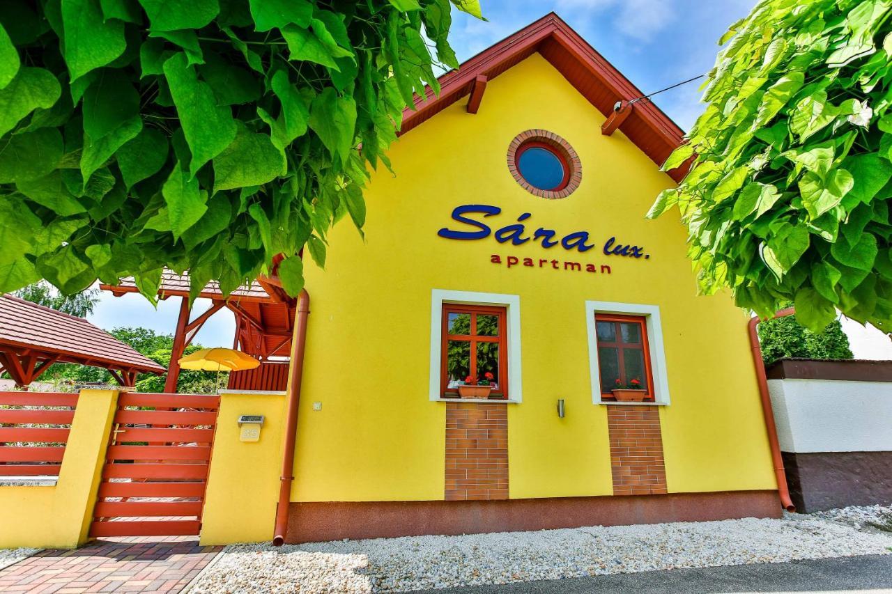 Sara-Lux Apartman Nyarliget Екстер'єр фото