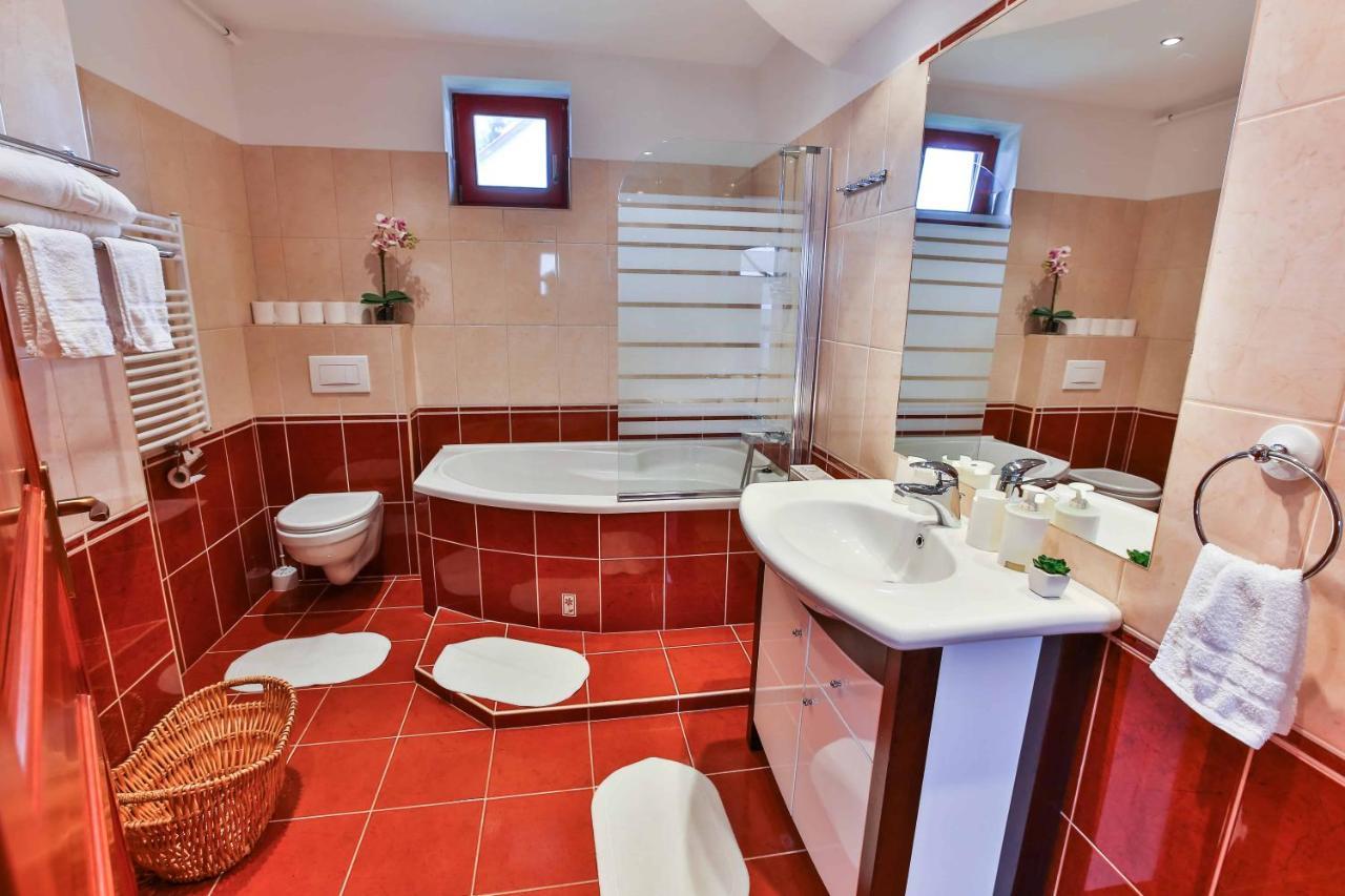 Sara-Lux Apartman Nyarliget Екстер'єр фото