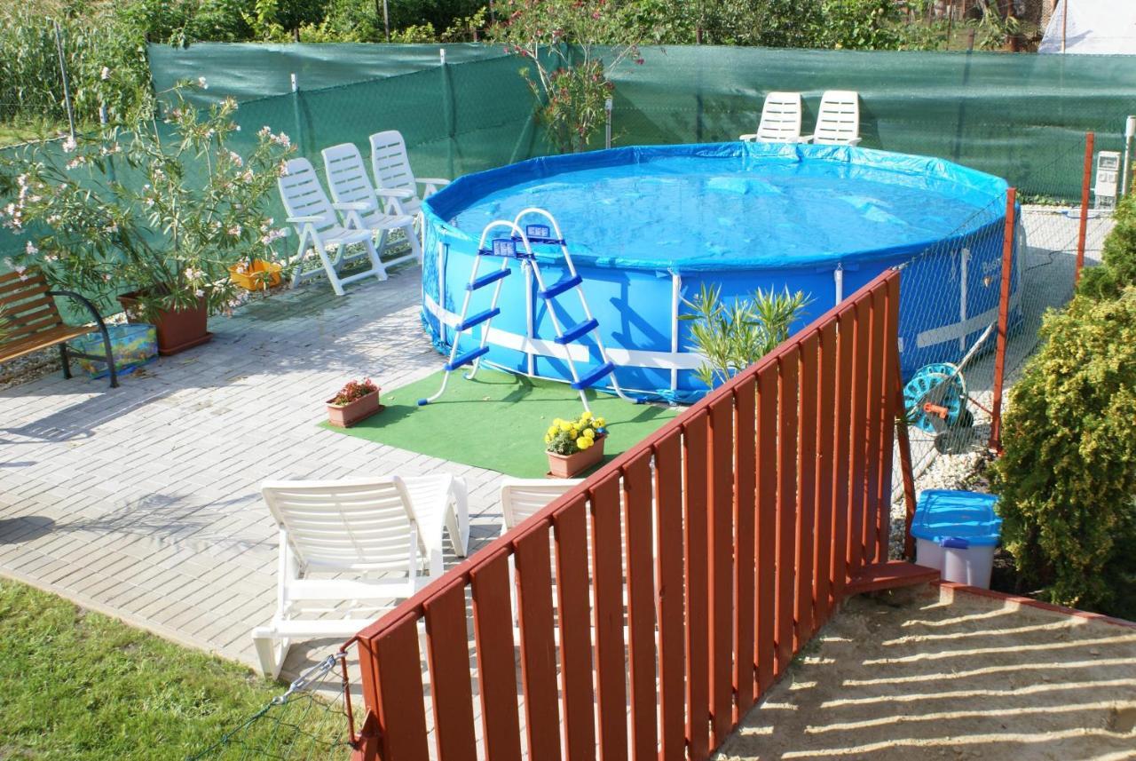 Sara-Lux Apartman Nyarliget Екстер'єр фото